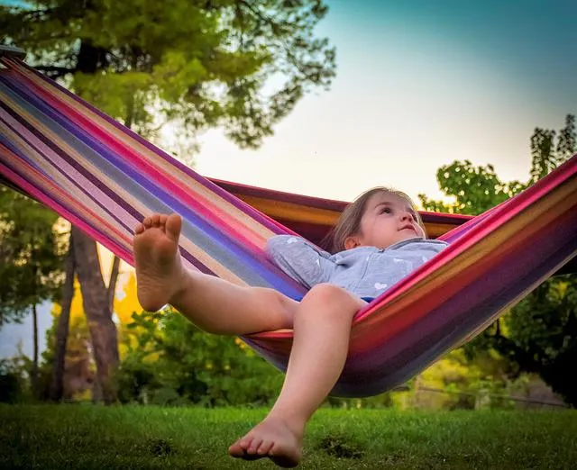 Jak zadbać o atmosferę relaksu w ogrodzie? 